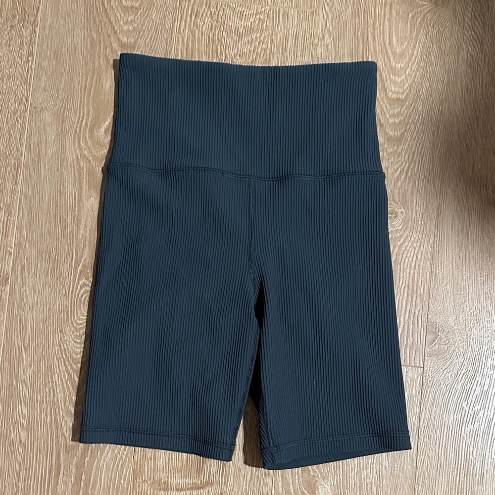 Athleta Elation Ribbed 7” Bike Shorts Size XS